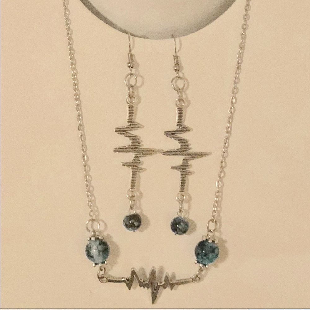 New jewelry set - Picture 2 of 3